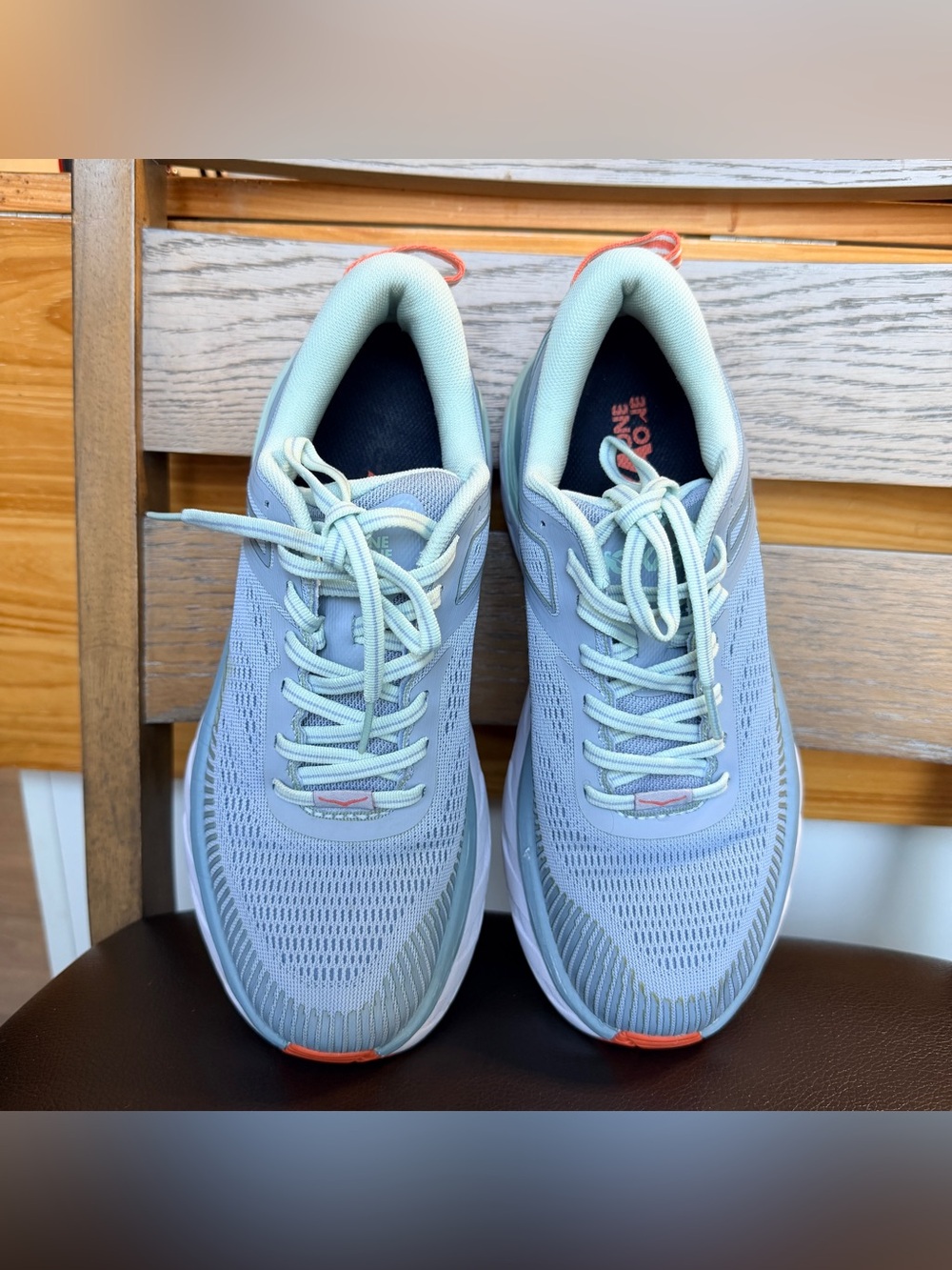 HOKA Women's Bondi 7 in the Blue Fog/Blue Glass colorway sz 7.5 - Picture 2 of 11